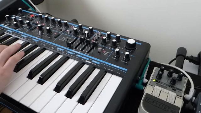 Novation Bass Station 2 & Line6 Verbzilla смотреть онлайн