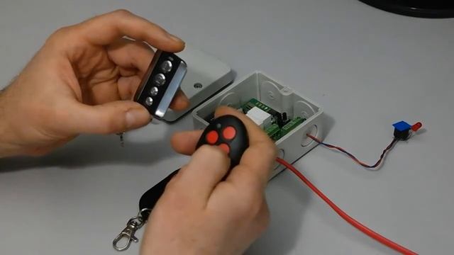 Пульт брелок SKR 4 копирование NERO RADIO 8101-2 8101-2M 8101-4 8101-4M 8101-1 смотреть онлайн