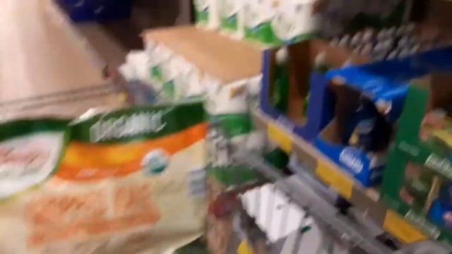 США VLOG: Кто платит в ресторане на дне рождения/Бодрое школьное утро/За продуктами - 8 ноября 2021 смотреть онлайн