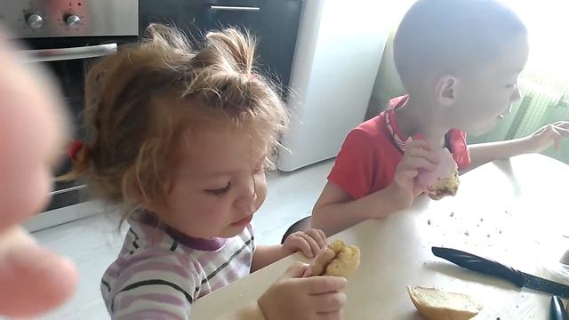 Мимими..... Поцелуйчики дети смотреть онлайн