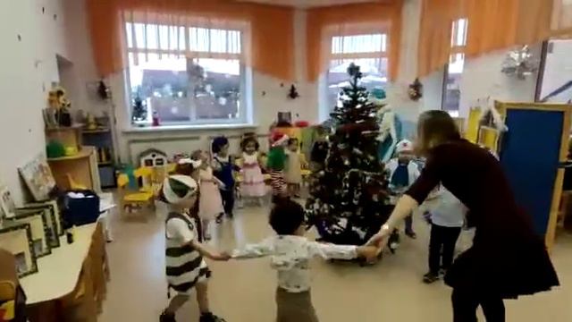 Первый Новый год в садике смотреть онлайн