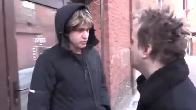 БАР ДЛЯ БЛОГЕРОВ ВХОД ВОСПРЕЩЕН!BAR FOR БЛОГЕРОВ OFF-LIMITS! смотреть онлайн