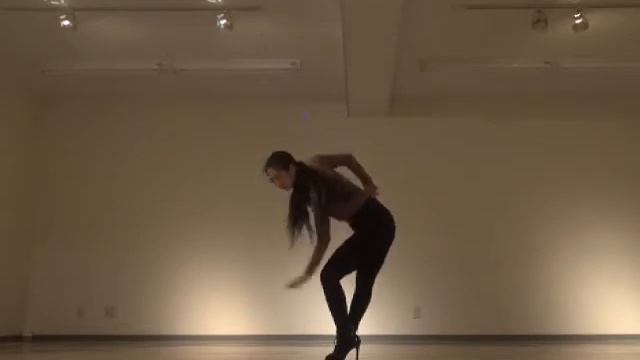 Challenge 62： Black Velvet - Alannah Myles｜Liana Blackburn｜Heels смотреть онлайн