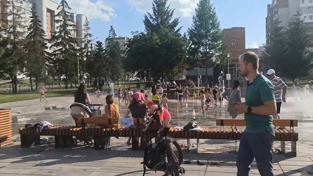 ну бомбит.... фонтаны 2 смотреть онлайн