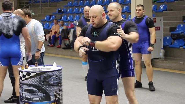 Артур Гулян устанавливает мировой рекорд 260 кг смотреть онлайн