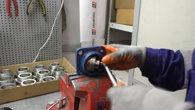 Монтаж/демонтаж подшипника в корпус смотреть онлайн