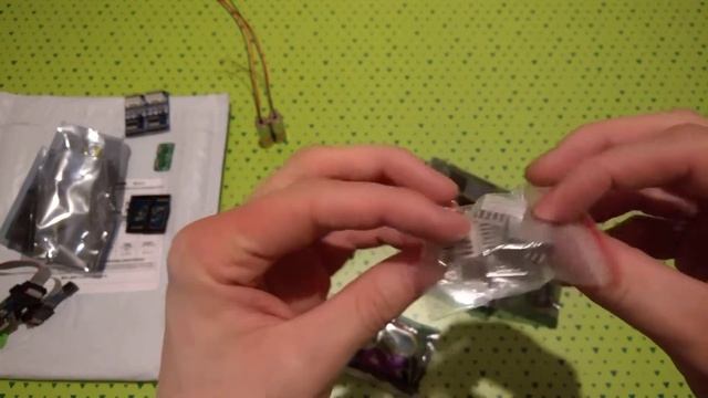 Ночная распаковка посылки с электроникой из Китая смотреть онлайн