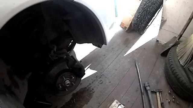 Как снять передний привод на Хонде Одиссей RA6 замена пыльника шрус смотреть онлайн