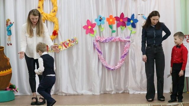 Утренник к 8 Марта. МАДОУ №257, группа "Птенчики", г. Екатеринбург смотреть онлайн