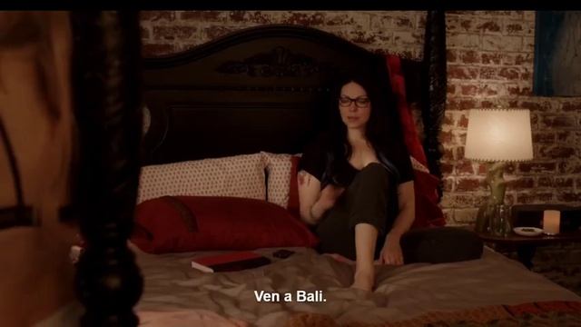 OITNB - Alex y Piper erotic dance 1x01 Sub Español смотреть онлайн