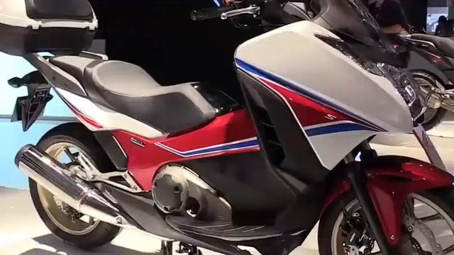 2015 Honda Integra S 750 DCT Maxi Scooter   Walkaround