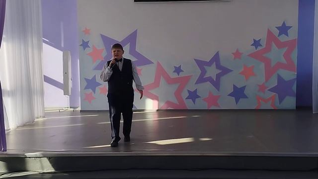Не перед кем не вставай на колени. муз. и сл. Николая Носкова. Исполняет Сивков Арсений. смотреть онлайн