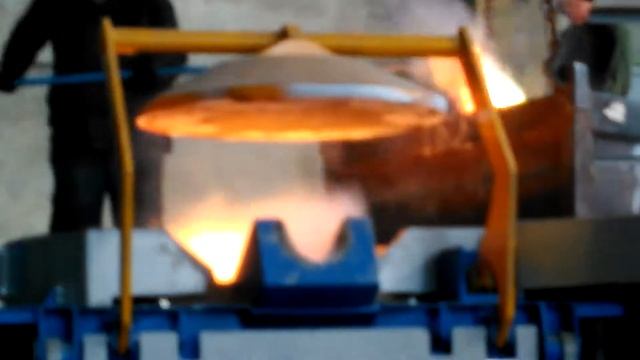 Индукционная плавка меди в ИСТ-2,0/0,8-Г-УХЛ4 смотреть онлайн