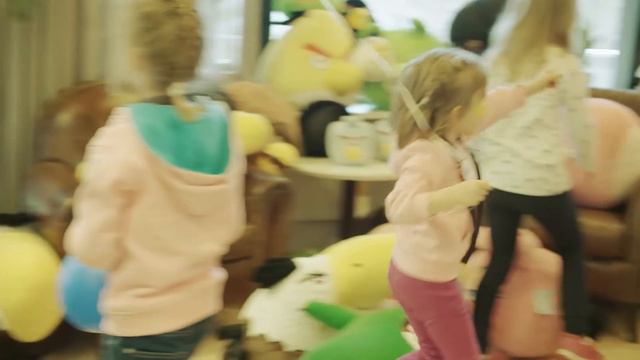 Angry Birds - Happy Easter! смотреть онлайн