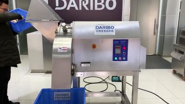 Видео работы машины для нарезки кубиком DRB-D350 смотреть онлайн