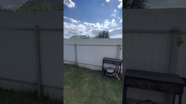 Москвичи в деревне ?️Делаем летнюю кухню и зону отдыха смотреть онлайн