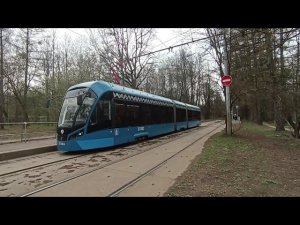 Трамваи 71-931М "Витязь-М" на Главной аллее (11.04.2024). Маршрут №11