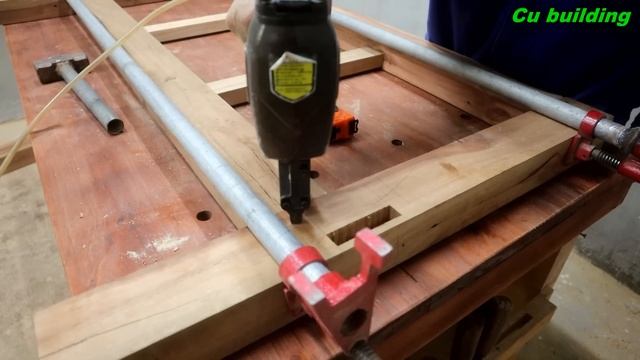 Creative & Effective Wood Recycling Ideas // Build A Sturdy Bed From Old Wooden Blocks In The Garde смотреть онлайн
