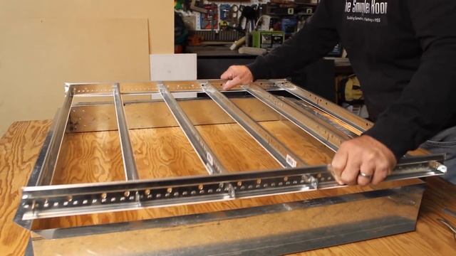 How to Make a Vacuum Forming Machine | The Smugglers Room смотреть онлайн