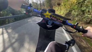 Жёсткий стант на мопеде по городу?