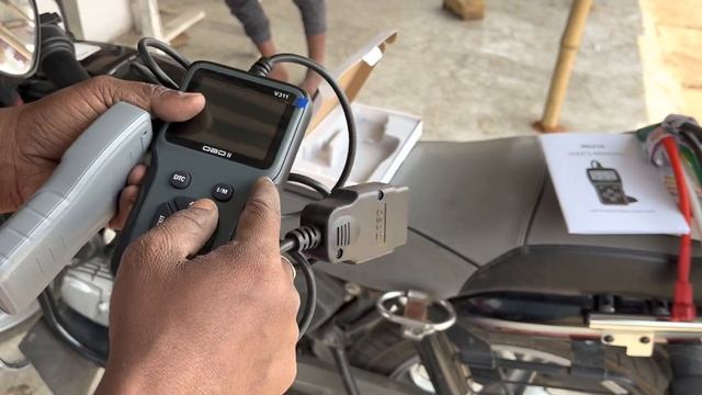 अब bs7 बाईक मैं भी यूज करें ms 310 V311 OBD Scanner Mashin Low Price Qasim auto смотреть онлайн