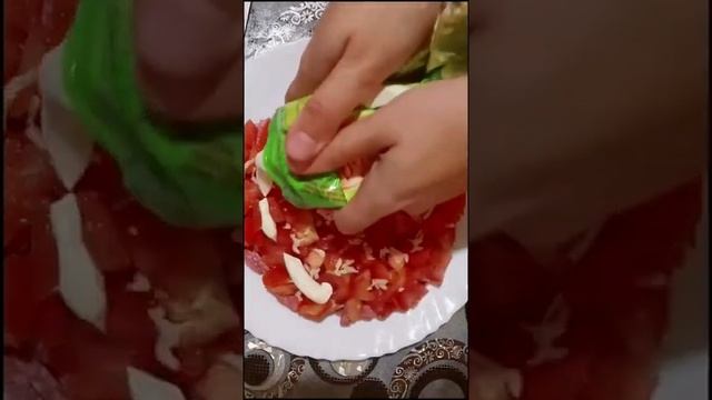 Очень Вкусный и Быстрый Салат на скорую руку за 5 минут!!! смотреть онлайн