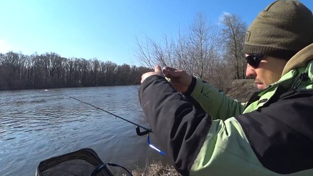 Рыбалка на Фидер Весной. Клев Рыбы в Апреле смотреть онлайн