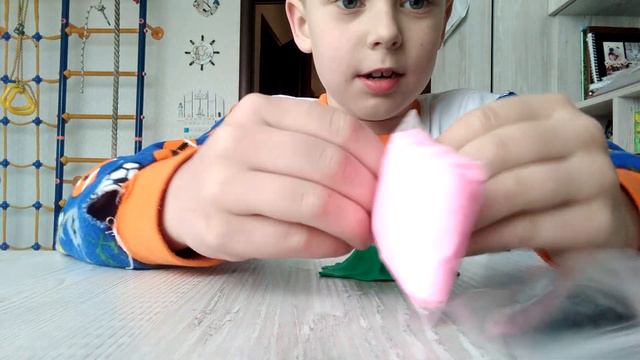 Лепим слизняка из Among Us из пластилина