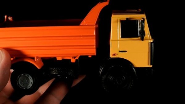 Самосвал МАЗ-5551 в масштабе 1:43 [Автоистория] Diecast43