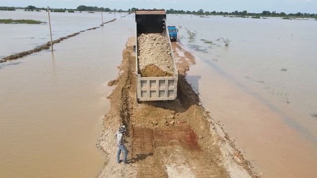 Best Action Build Road Cross Water With Big Bulldozer SHANTUI With Many Land truck смотреть онлайн