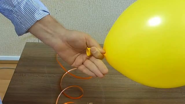 Надувание гелием и завязывание воздушных шаров смотреть онлайн
