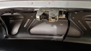 РЕМОНТ ОБСЛУЖИВАНИЕ кнопки замка багажника Volkswagen Passat B6 - как сделать так, чтобы работал