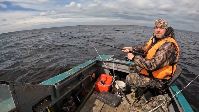 Ловля окуня и щуки на любимой реке | Успешное открытие водно-моторного сезона смотреть онлайн
