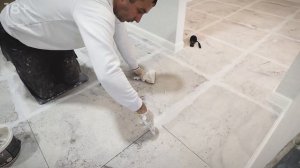 Затирка эпоксидной затиркой, плитку на полу
