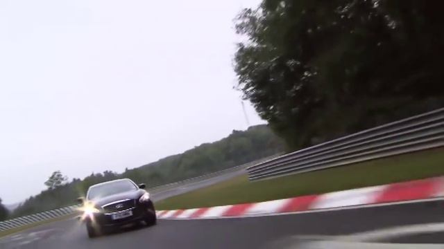 SEBASTIAN VETTEL AND MARK WEBBER GO HEAD TO HEAD AROUND THE NORDSCHLEIFE IN INFINITI ROAD CARS смотреть онлайн