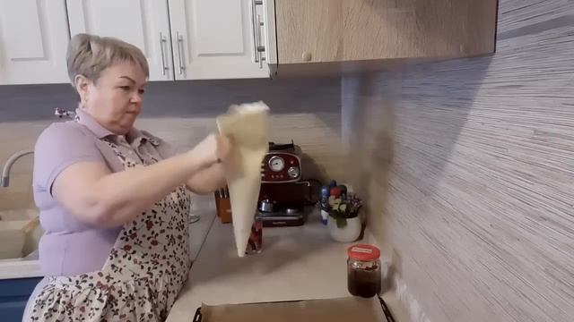 У МЕНЯ ВЫХОДНОЙ.ПЕКУ ПЕЧЕНЬЕ "КУРАБЬЕ".А ЧТО ТАМ С ЙОГУРТОМ? смотреть онлайн