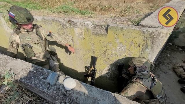 Окопная история Х | Бой в траншеях | Учимся штурмовать окопы и разбираем ошибки смотреть онлайн