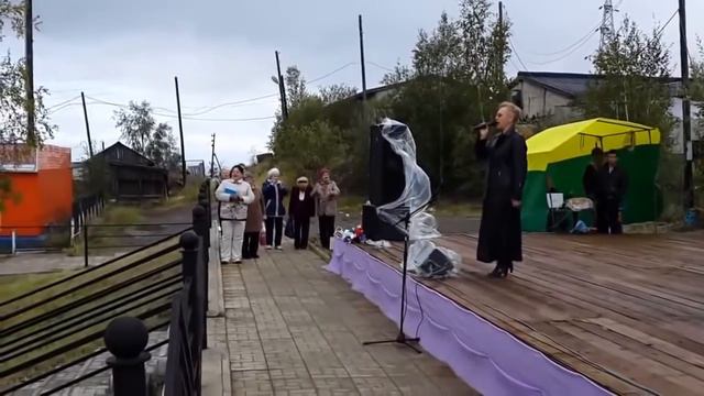 Мощный заряд патриотизма просто разметал вату с площади, удержались только самые ватные ... смотреть онлайн