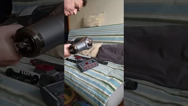 Пылесос Redmond RV-UR363 сборка ч.2 смотреть онлайн