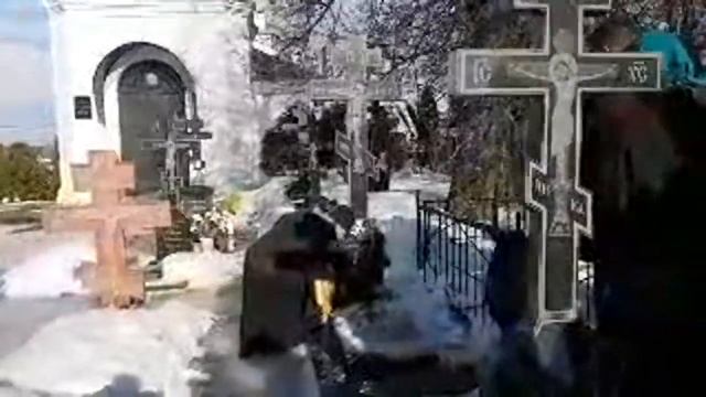 Панихида на могиле игумена Михея в Деулино. смотреть онлайн