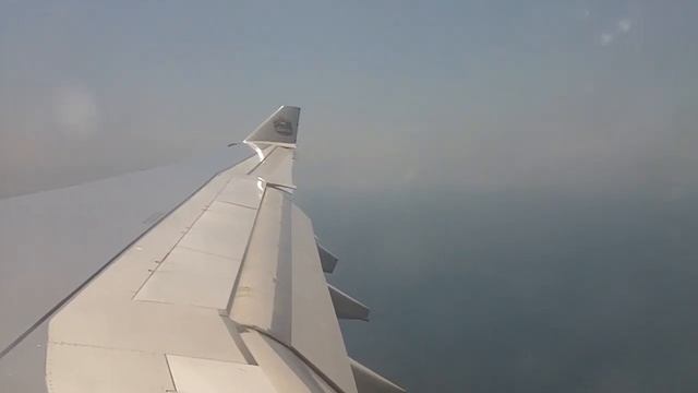 Landing at Istanbul Ataturk Airport (IST) смотреть онлайн