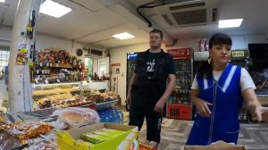 Сечин вошёл в образ, Семён присел на хвост,Трезвая Семья ушла с мешком,Неваляшки в магазине 364 дня'