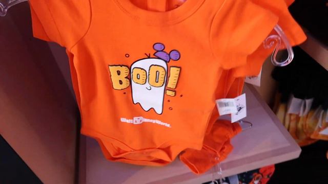 ALL HALLOWEEN DISNEY MERCHANDISE | EPCOT CREATIONS SHOP смотреть онлайн