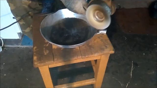 ОЧИСТКА СКОВОРОДЫ от 5 летнего нагара смотреть онлайн