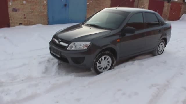LADA Granta 2016 (1)