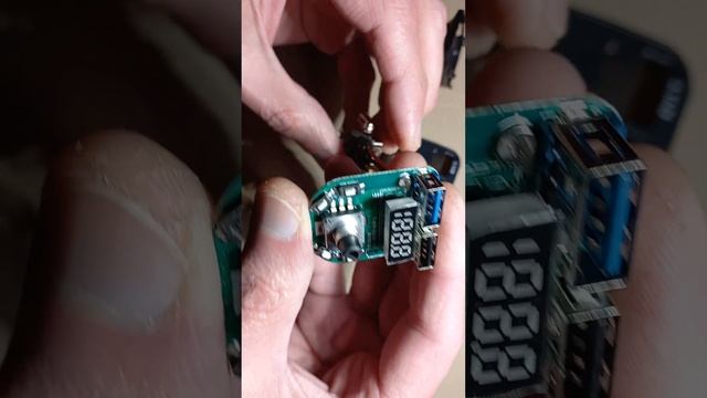 FM- трансмиттер, MP3 плеер, зарядное. Короткий обзор возможности зарядки телефона.