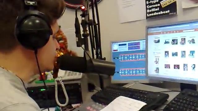 Кокоджамба на Хит FM про "вальс гопака" смотреть онлайн