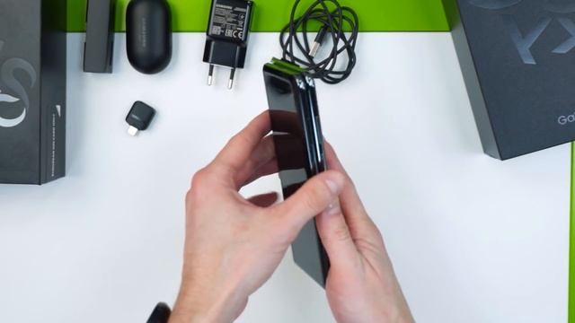 Samsung Galaxy Fold 5G: Unboxing смотреть онлайн