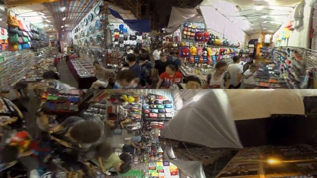 360 video timelapse of Hong Kong's ladies market смотреть онлайн
