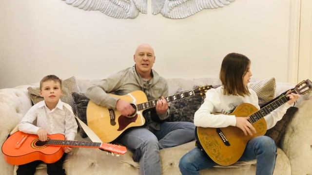 Поздравляем всех от нашей семьи с праздником - С Днем Семьи, Любви и Верности! смотреть онлайн